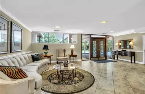 1414 Continental Dr, Chattanooga, TN 37405