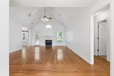 2014 Adonis Dr, Murfreesboro, TN 37128 photo 5