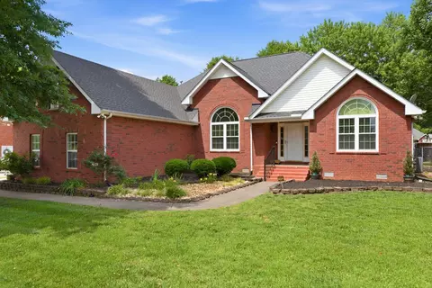 2014 Adonis Dr, Murfreesboro, TN 37128