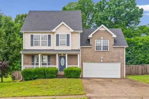 1614 Autumn Dr, Clarksville, TN 37042