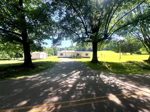 1133 Culps Bend Rd, Clifton, TN 38425