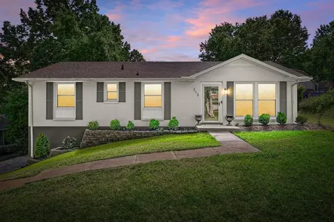 313 Hilldale Ln, Clarksville, TN 37043
