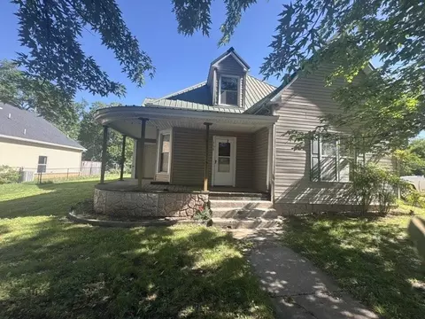 208 S Russell St, Portland, TN 37148