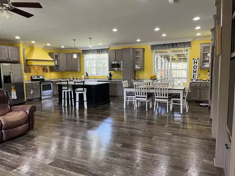 3469 Gillespie Ln, Columbia, TN 38401