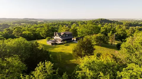 2351 Harlan Rd, Columbia, TN 38401