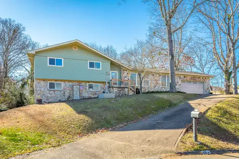1416 Highcrest Dr, Hixson, TN 37343