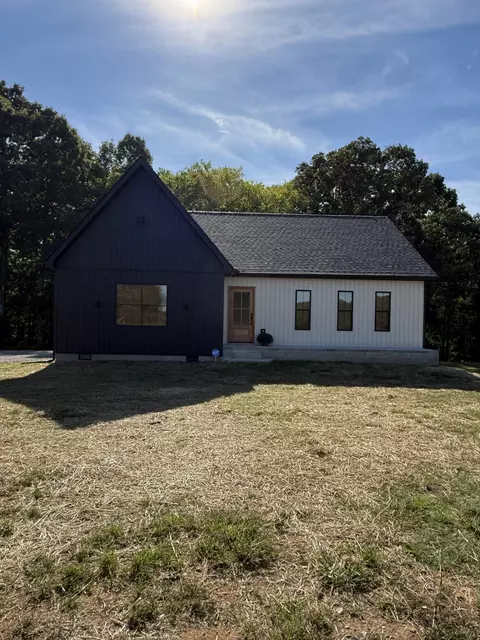 3110 Clay Tomlinson Rd, Erin, TN 37061