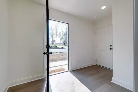 Entry Way - 1510 E Piney Rd, Dickson, TN 37055 photo 5 of 5