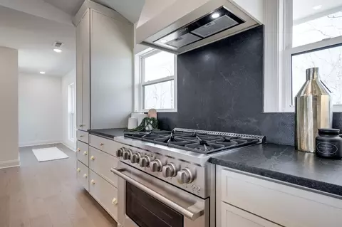 Kitchen - 1510 E Piney Rd, Dickson, TN 37055 photo 4 of 7