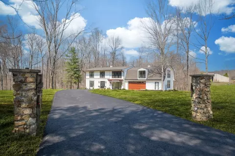 Exterior - 1510 E Piney Rd, Dickson, TN 37055 photo 5 of 7