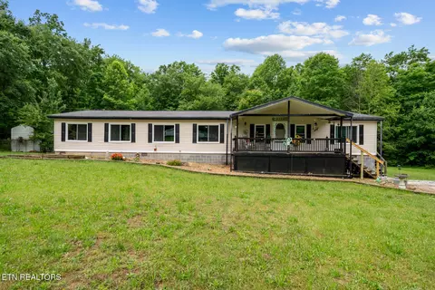 642 Daymon Cir, Crossville, TN 38572