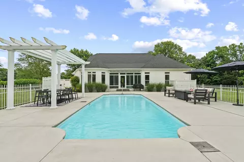 Exterior - 3084 Duplex Rd, Spring Hill, TN 37174 photo 4 of 24
