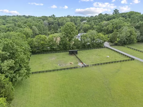 Exterior - 3084 Duplex Rd, Spring Hill, TN 37174 photo 13 of 24
