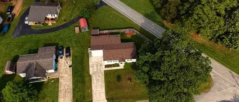 View/Area - 100 Waggoner St, Decherd, TN 37324 photo 3 of 4