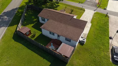 View/Area - 100 Waggoner St, Decherd, TN 37324 photo 2 of 4