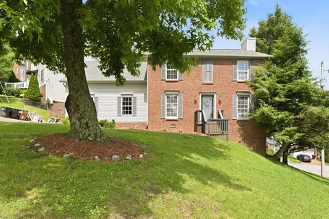1716 Champions Dr, Nashville, TN 37211