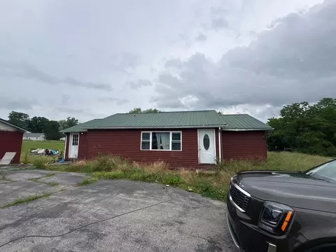 1321 Fairview Rd, Harriman, TN 37748