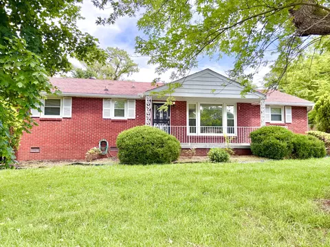 202 Charlemagne Blvd, Clarksville, TN 37042