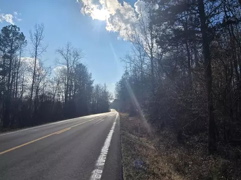 16 River Rd, Decatur, TN 37322