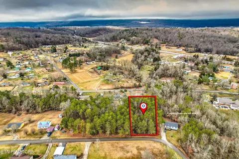 16 First St, Rockwood, TN 37854