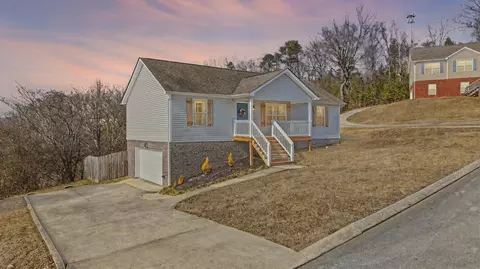 1861 Coffeetree Ln, Soddy Daisy, TN 37379
