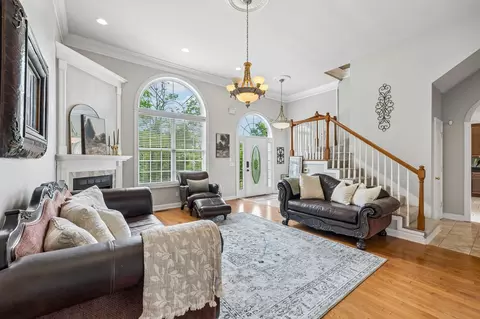 3841 Stevens Ln, Nashville, TN 37218