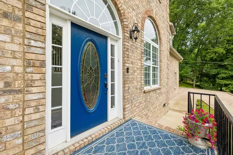 3841 Stevens Ln, Nashville, TN 37218