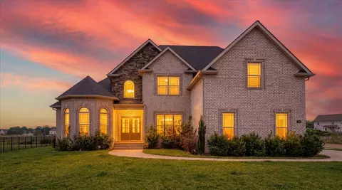344 Oasis Ln, Clarksville, TN 37043