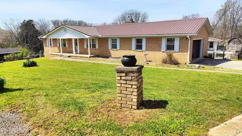1905 Princeton Rd, Maryville, TN 37801