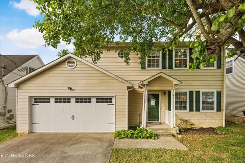 1365 Woodridge Dr, Knoxville, TN 37919