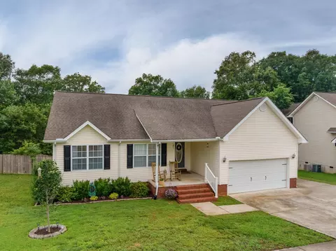 Exterior - 562 Bluff View Dr, Ringgold, GA 30736 photo 2 of 14