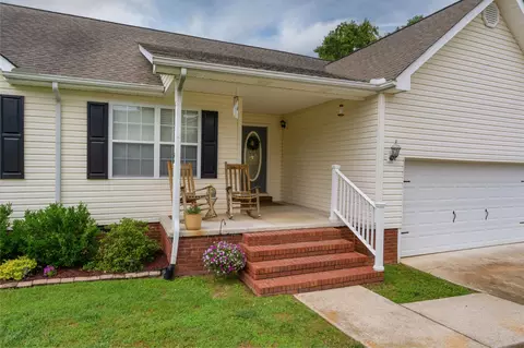 Exterior - 562 Bluff View Dr, Ringgold, GA 30736 photo 4 of 14