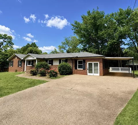 242 Dry Valley Rd, Cookeville, TN 38506