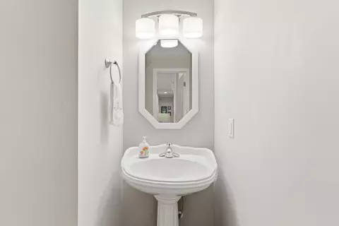 Bath - 808 Peconic Pl, Murfreesboro, TN 37130 photo 1 of 5