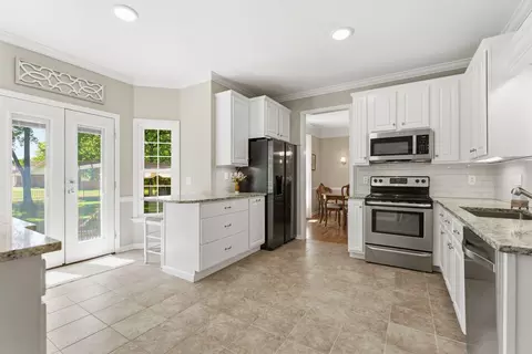 Kitchen - 808 Peconic Pl, Murfreesboro, TN 37130 photo 3 of 3
