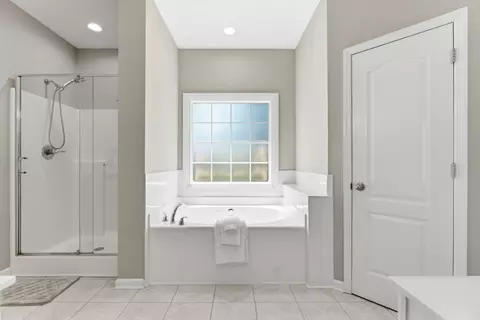 Bath - 808 Peconic Pl, Murfreesboro, TN 37130 photo 2 of 5