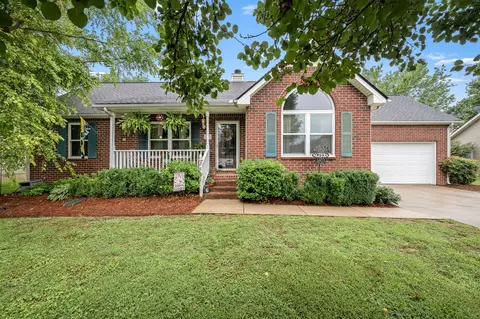 2821 Holsted Dr, Murfreesboro, TN 37128