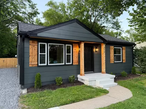 212 Nokes Dr, Hendersonville, TN 37075