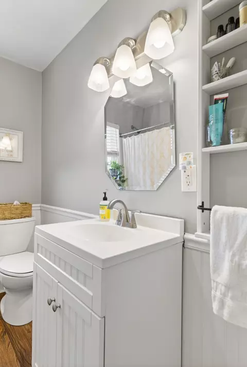 Bath - 8023 Bethlehem Rd, Springfield, TN 37172 photo 5 of 6
