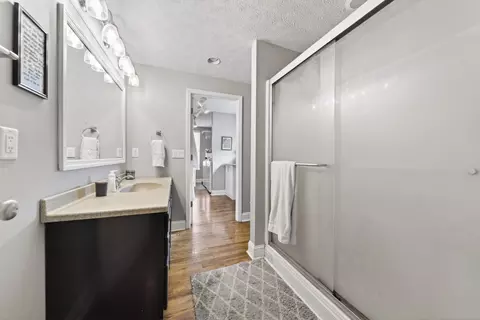 Bath - 8023 Bethlehem Rd, Springfield, TN 37172 photo 1 of 6