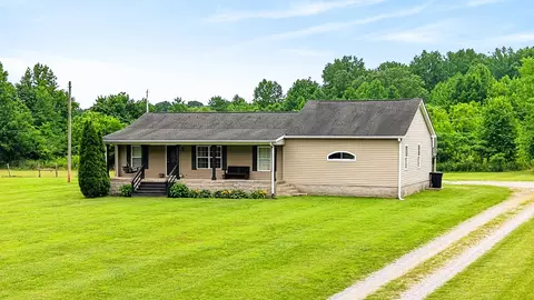 Exterior - 8023 Bethlehem Rd, Springfield, TN 37172 photo 3 of 10