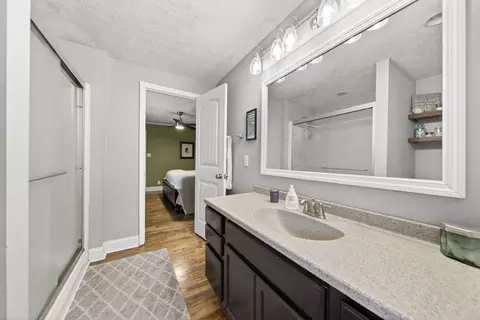 Bath - 8023 Bethlehem Rd, Springfield, TN 37172 photo 3 of 6