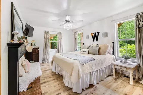 Bedroom - 380 Webbs Camp Rd, Walling, TN 38587 photo 1 of 11