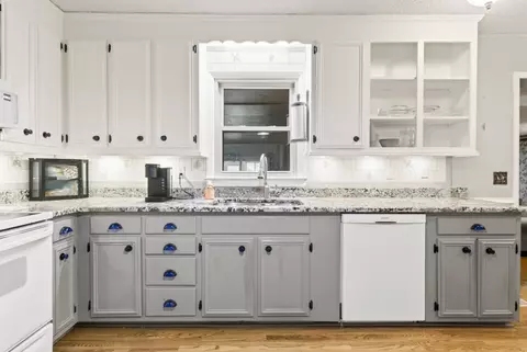 Kitchen - 7957 Bethlehem Rd, Springfield, TN 37172 photo 5 of 5
