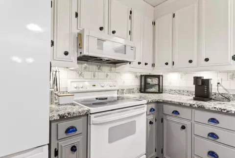 Kitchen - 7957 Bethlehem Rd, Springfield, TN 37172 photo 4 of 5