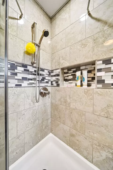 Bath - 7957 Bethlehem Rd, Springfield, TN 37172 photo 10 of 10