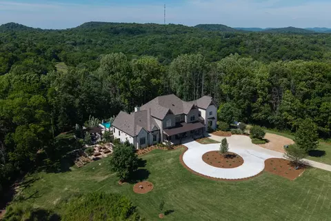 5019 Hilltop Ln, College Grove, TN 37046