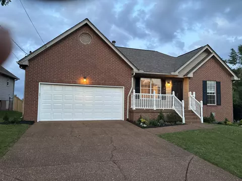 1229 Crestfield Dr, Nashville, TN 37211