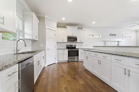 Kitchen - 625 Eagleview Dr, Eagleville, TN 37060 photo 2 of 3