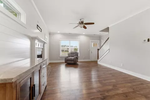 Living - 625 Eagleview Dr, Eagleville, TN 37060 photo 5 of 6